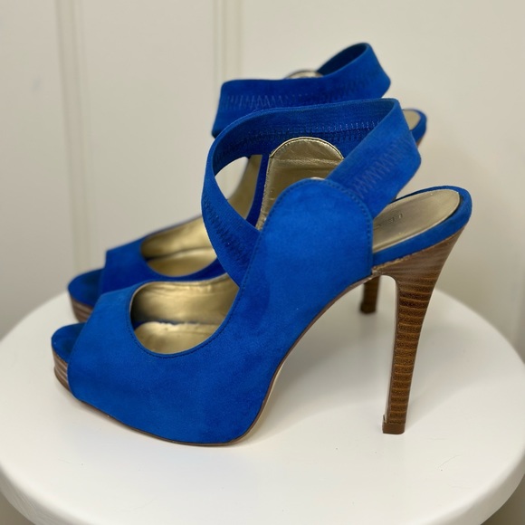 Le Chateau Blue Suede Heels - Picture 2 of 7